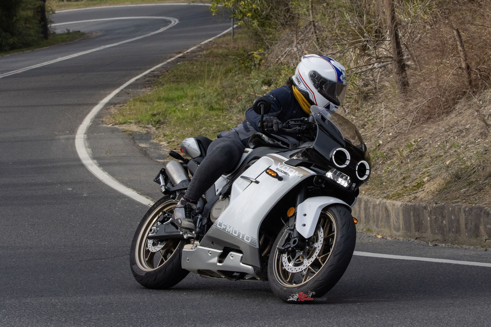 "The 500SR VOOM tugs at the heartstrings of the sportsbike owners of the '80s and '90s thanks to its unique old-school styling"...