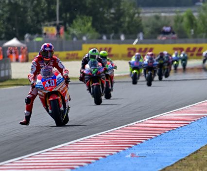 BikeReview-MotoE Racing