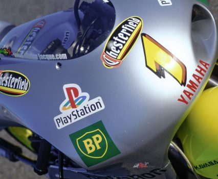 BikeReview-TBT-Cathcart-Yamaha YZR250 2000 (14)