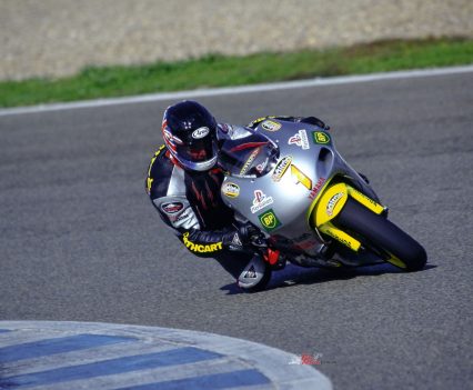 BikeReview-TBT-Cathcart-Yamaha YZR250 2000 (23)