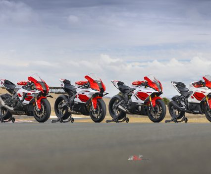 BikeReview-Yamaha-2026_R_Family_BWP1_AUS_STA_002