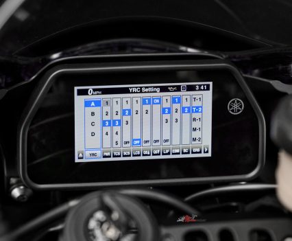 BikeReview-Yamaha-2026_YZF-R1M_SMX_AUS_DET_018