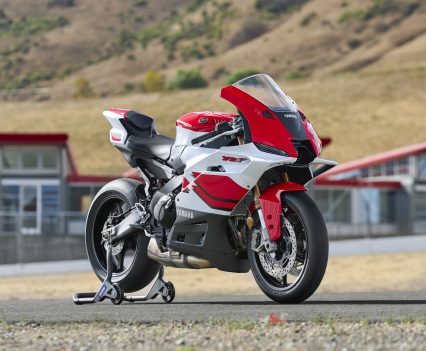 BikeReview-Yamaha-2026_YZF-R9SP_BWP1_AUS_STA_012
