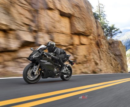 BikeReview-Yamaha-2026_YZF-R9_SMX_AUS_ACT_006