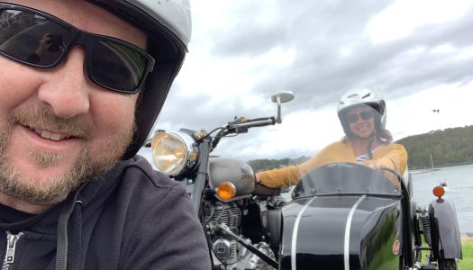 Video | A relaxing cruise on a Royal Enfield Classic 500 Inder Beemer Outfit
