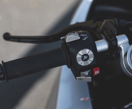 A multi-function switchblock provides intuitive access to the TFT menus.