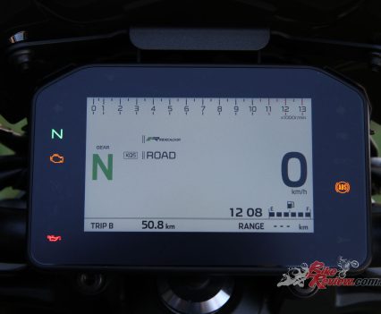 The TFT dash supports Rideology smartphone connectivity, but there's room for improvement.