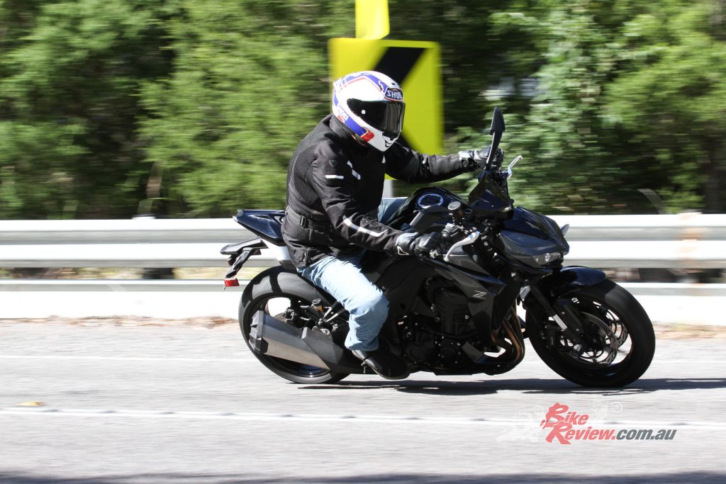 The Z1100 strikes a confident balance between everyday comfort and sporting intent.