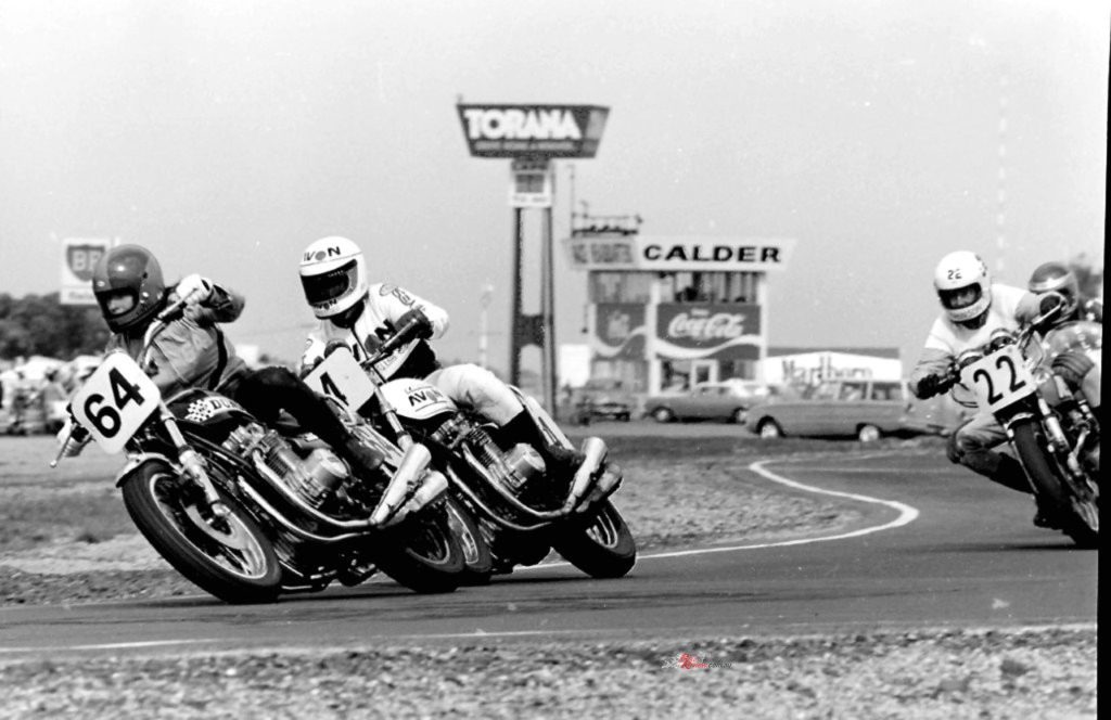 Calder’s control tower and period sponsorship frame the 1976 Two-Hour action.