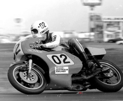 Gregg Hansford aboard the Team Kawasaki Australia machine at Calder in 1976.