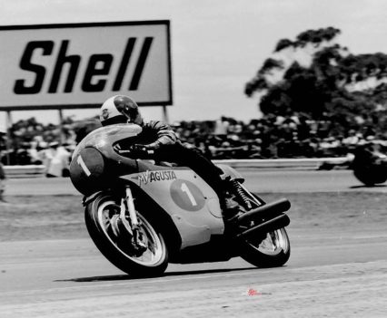 Giacomo Agostini in action at Calder’s Coca-Cola City of Melbourne Grand Prix in 1971.