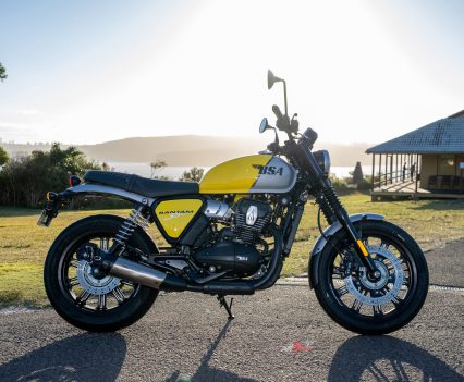 The 334cc single makes a claimed 29hp and 29.62Nm, fed through a six-speed gearbox.