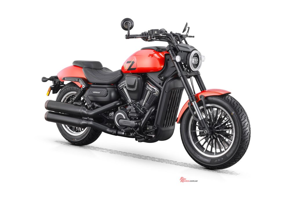 BikeReview-QJMOTORSRV 600 V2-Orange (12)