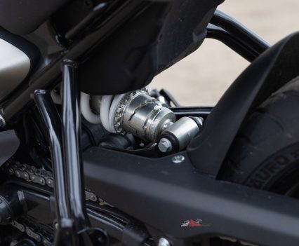 The Showa rear shock provides 150mm of travel and preload adjustment.