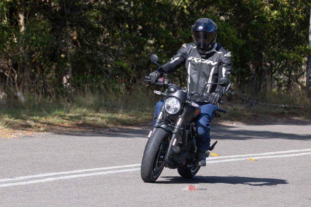 Wide ’bars and a relaxed riding position help make the Guerrilla an easy everyday proposition.