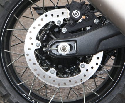 A single-piston Brembo caliper works on a 280mm rear rotor.