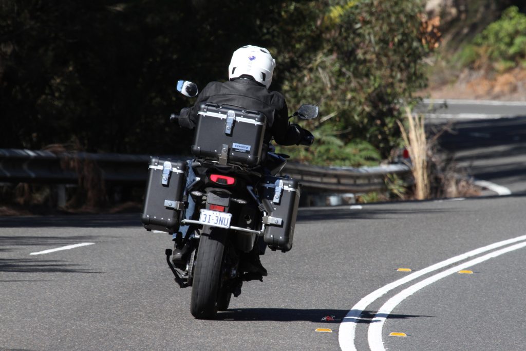 The 800MT-ES features radar-assisted blind-spot detection, adding another layer of safety when touring.