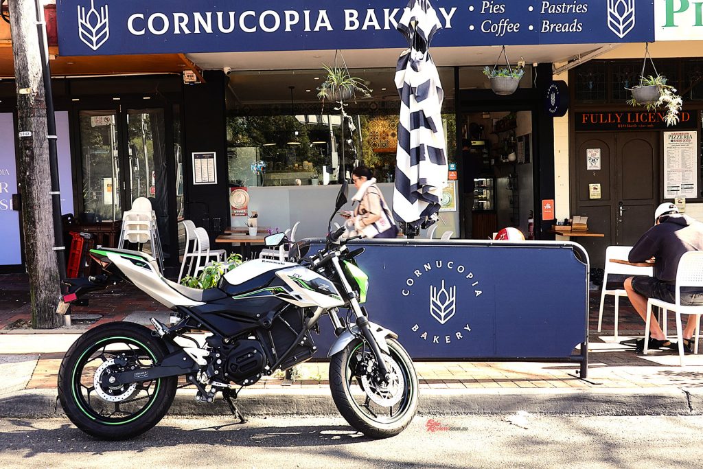 The Z e-1 looks right at home on a city street, where its compact dimensions and easy handling come into their own.