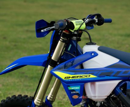Fully adjustable 48mm KYB closed-cartridge forks handle the rough stuff.